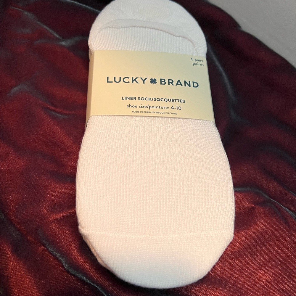 NEW - Great comfy socks fits shoe size 4 - 10!